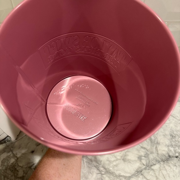 Taylor Swift AMC popcorn tin - Picture 3 of 3